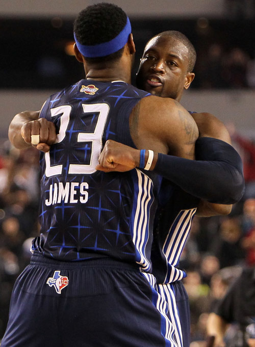 斯图加特3-2逆转奥格斯堡，昂达夫双响，米特尔施泰特点射（昂达夫梅开二度，米特尔施泰特点球建功，斯图加特3-2翻盘奥格斯堡）