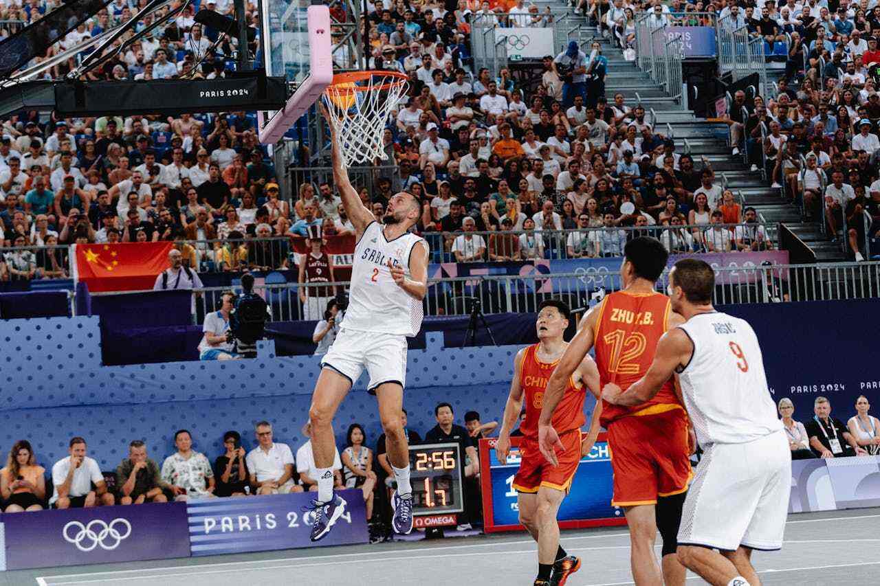 博尼：大胜是全队功劳；迪乌夫正在向所有人展示他的巨大价值（博尼：大胜归功于全队；迪乌夫正向所有人证明其巨大价值）