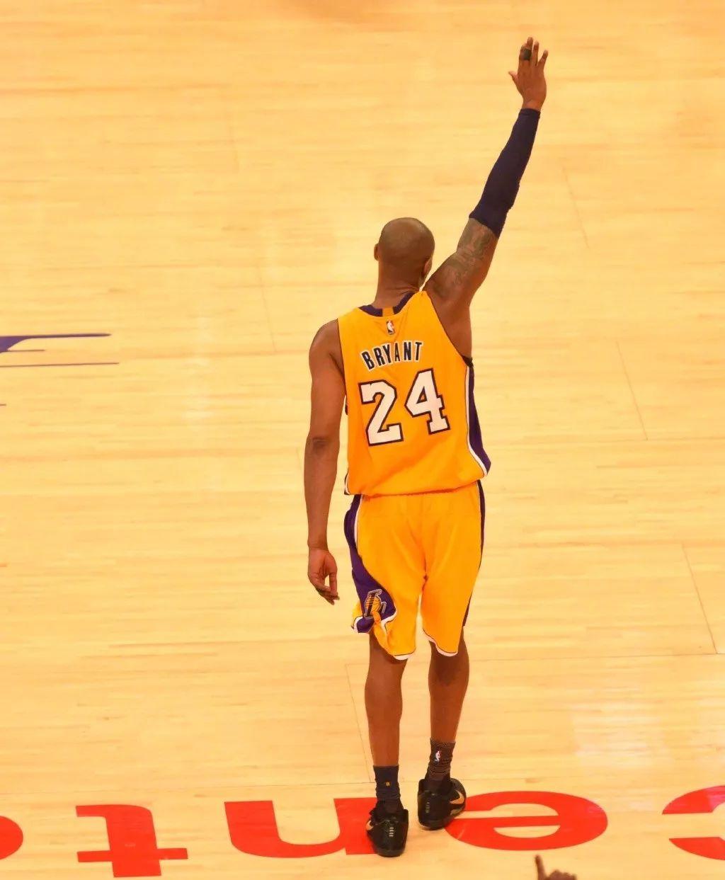 足球中超后卫世界级解围登上热搜（中超后卫世界级解围冲上热搜）