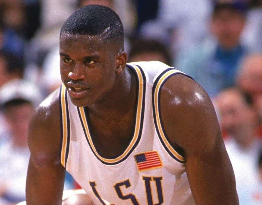 布达佩斯Major：跌入0-1！小蜜蜂7-13不敌FaZe（布达佩斯Major首秀失利：小蜜蜂7-13不敌FaZe，战绩0-1）