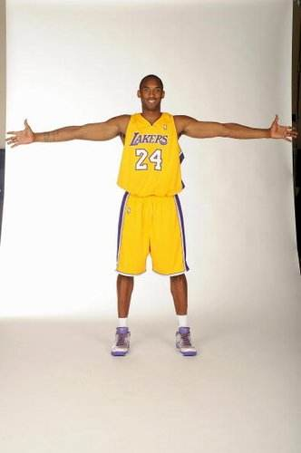 巧合！库里兄弟二人勇士生涯首秀均砍下14分（神奇巧合：库里兄弟勇士首秀同取14分）